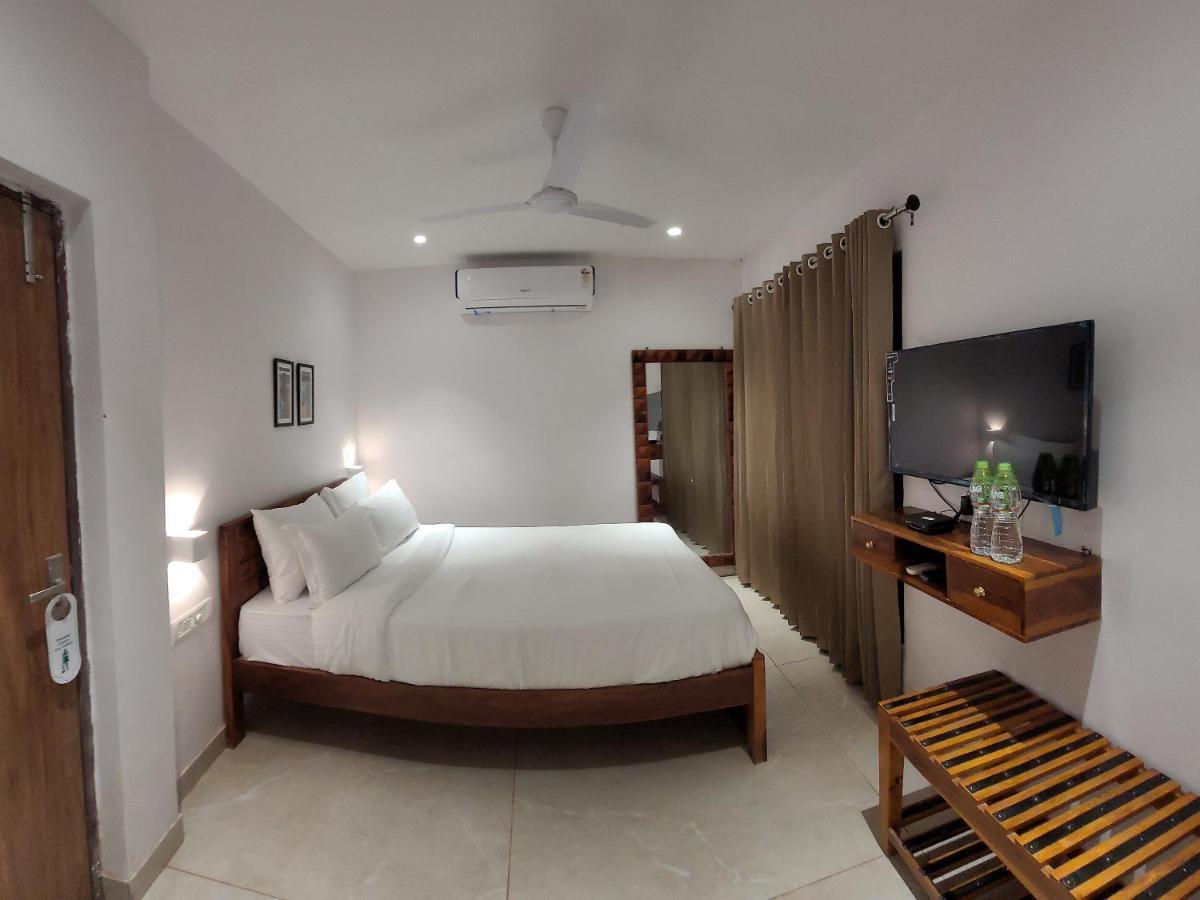 Aura Gold Resort Udaipur Bagian luar foto