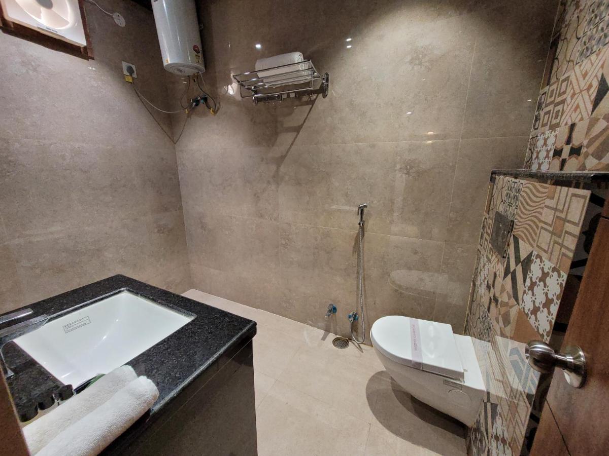 Aura Gold Resort Udaipur Bagian luar foto