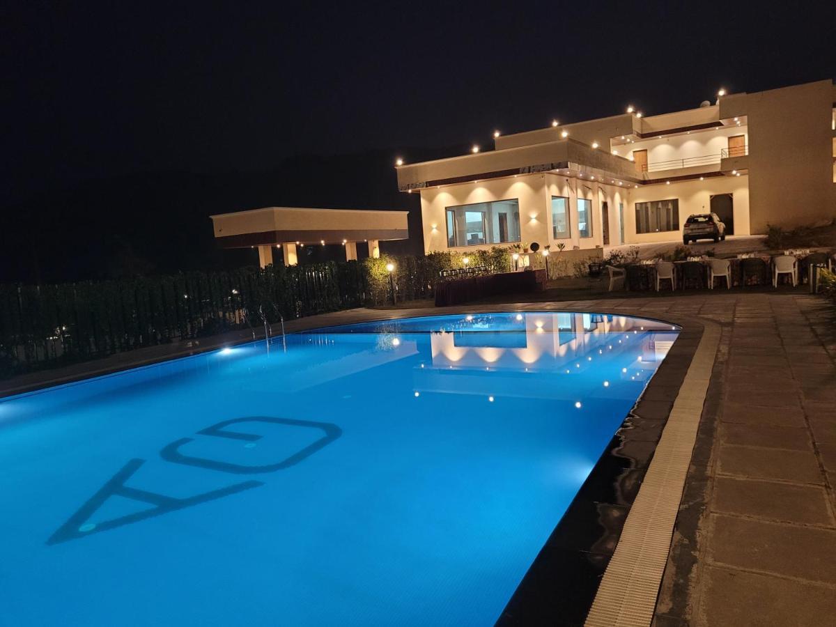 Aura Gold Resort Udaipur Bagian luar foto