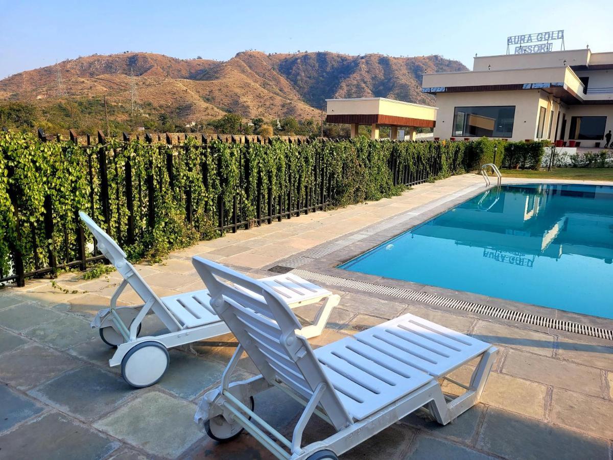 Aura Gold Resort Udaipur Bagian luar foto